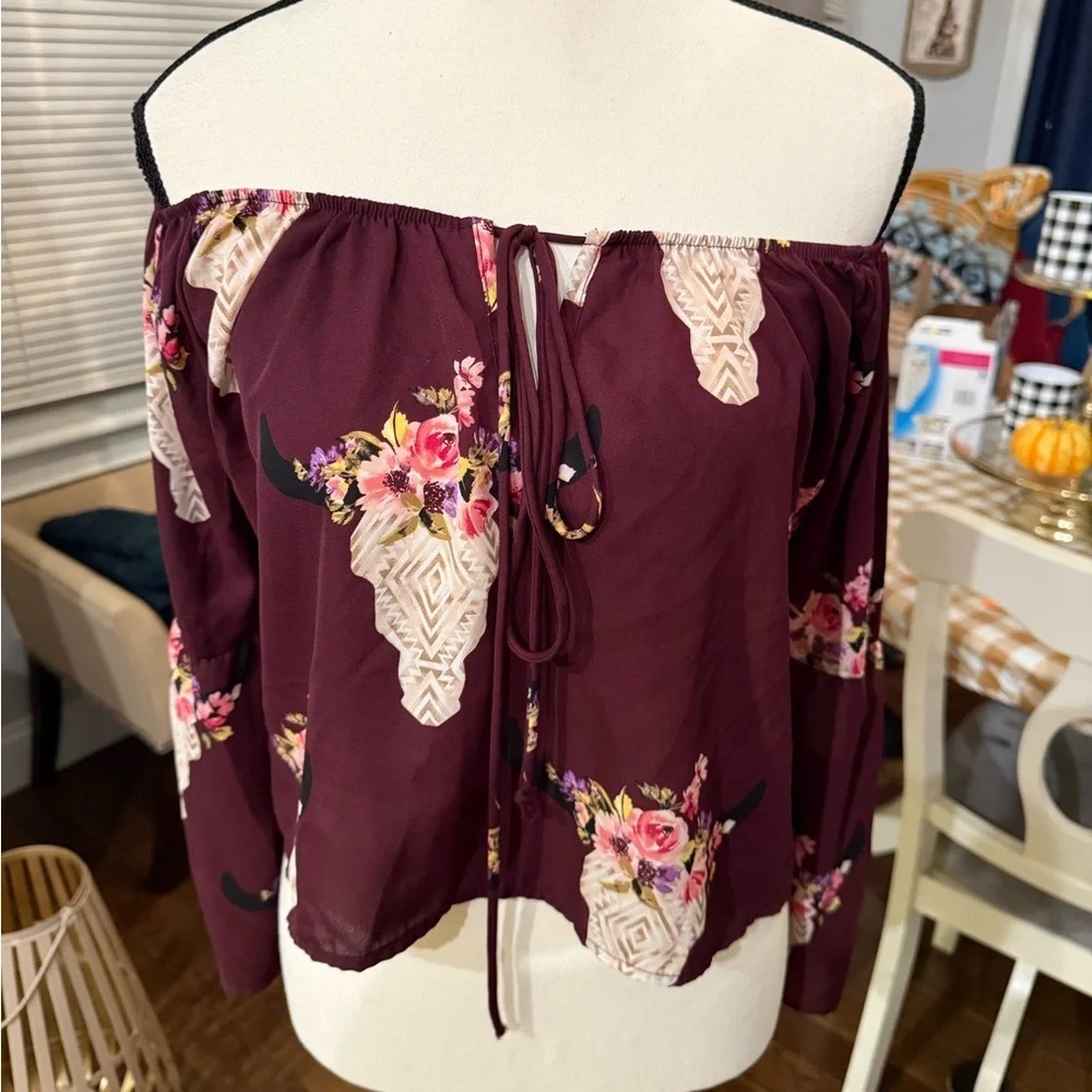 Altar'd State maroon floral cow skull cropped flowy blous - Picture 3 of 7